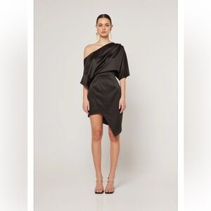 Elliatt Black Asymmetrical One-Shoulder Cocktail Dress